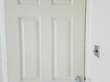 Chrome Door Handle and Hinges